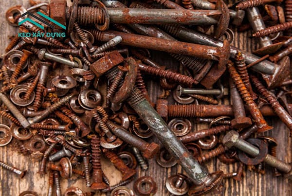 nguyen-nhan-gay-ri-set-o-kim-loai