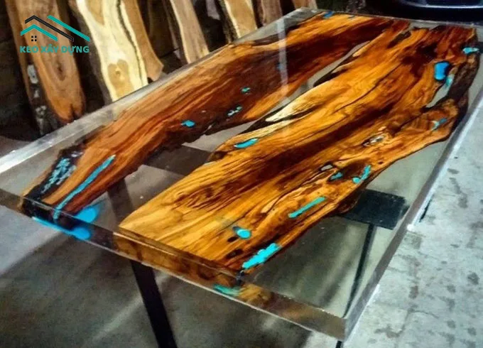 ung-dung-cua-epoxy-resin-lam-mat-ban-1