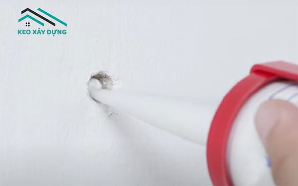 dung-keo-bit-lo-khoan-bom-vao