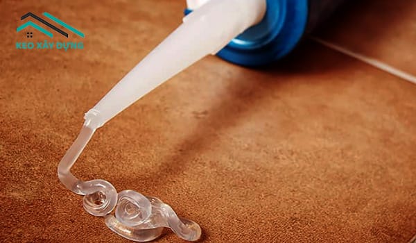 cach-tay-keo-silicone-bang-hoa-chat