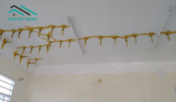 cach-xu-ly-tran-be-tong-bi-nut-bang-xi-lanh