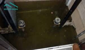 ho-pit-thang-may-bi-tham-nuoc