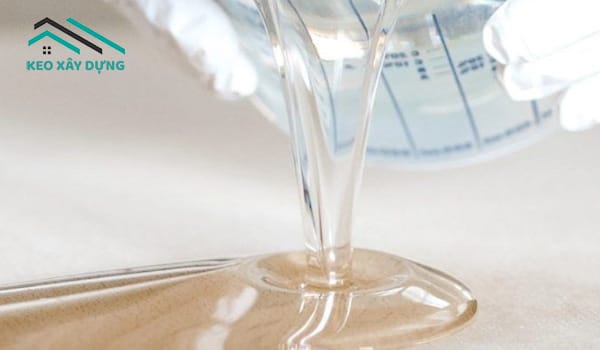 cach-do-nhua-trong-suot-resin