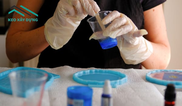 huong-dan-pha-mau-nhua-resin